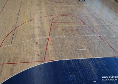 Podłoga sportowa w hali przed cyklinowaniem (2)